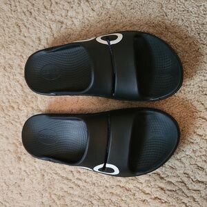 Oofos slides,Size 11